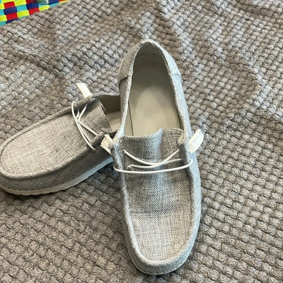 Women’s Gray Slip On Shoes Worn Once Size EUR 38/US 7 - Picture 2 of 4